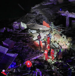 Israel ataca alvos do Hezbollah e Hamas no sul e leste do Líbano