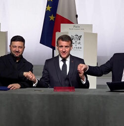 Líderes assinam projeto sobre garantias de segurança para a Ucrânia em Paris