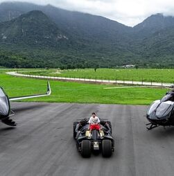 Avião, helicóptero e carro do Batman: Neymar investiu mais de 50 milhões de euros em frota de luxo