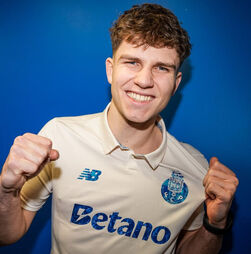 Oskar Pietuszewski é reforço do FC Porto