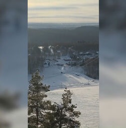 Helicóptero colide com cabos de teleférico e despenha-se na Rússia