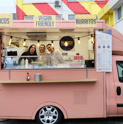 Cinco planos para o fim de semana: cerveja e petiscos em Lisboa, humor e música no Porto