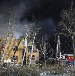 Ataque russo mata quatro pessoas em Kiev e ofensiva ucraniana deixa 500 mil sem energia