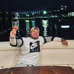 Membro dos Super Dragões detido com mais de 200 mil euros e um quilo de droga em operação da PSP do Porto