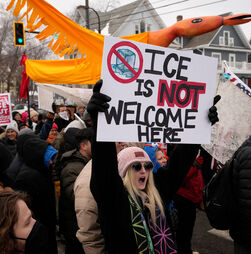 Milhares voltam às ruas nos EUA contra a política migratória