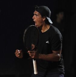 Tenista Henrique Rocha na segunda ronda da qualificação para o Open da Austrália