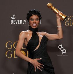 Elegância e extravagância a rodos: os looks que marcaram a gala dos Globos de Ouro  