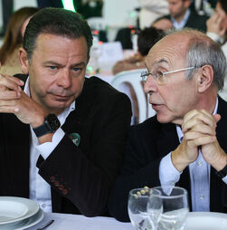 Ventura acusa Montenegro de querer ser o 'salva boias' de Marques Mendes