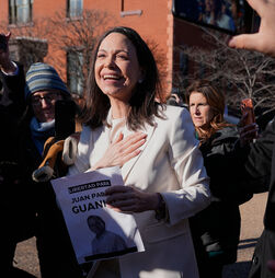 María Corina Machado aponta como principal objetivo 'regressar à Venezuela'