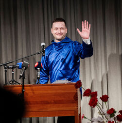 Foi craque de badminton e tem 34 anos: o primeiro-ministro da Gronelândia que quer fazer frente a Trump