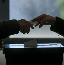 Seguro vai aparecer em primeiro lugar nos boletins da segunda volta