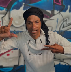 ‘Rapper’ cubano condenado a 5 anos de prisão por exibir cartazes pelos direitos humanos