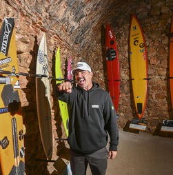 Rodrigo Koxa: “Vejo-me a surfar nas ondas da Nazaré com 70 anos”