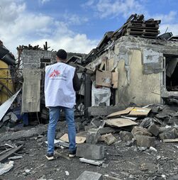 Vacinação em zonas de guerra. Médicos Sem Fronteiras falam em situação 'devastadora' 