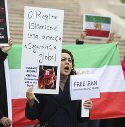 Irão: Manifestantes pedem em Lisboa intervenção internacional contra repressão