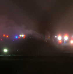 Avião com oito pessoas a bordo cai enquanto estava a levantar voo nos EUA. Imagens mostram grande nuvem de fumo 