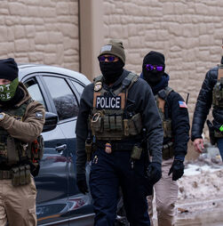 Agentes do ICE devem abandonar Minneapolis na terça-feira