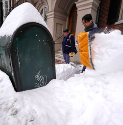 Imagens aéreas mostram Oklahoma, nos EUA, completamente pintada de branco pós nevão