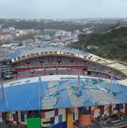 Imagens de drone mostram cobertura danificada de Estádio Municipal de Leiria devido à depressão Kristin 