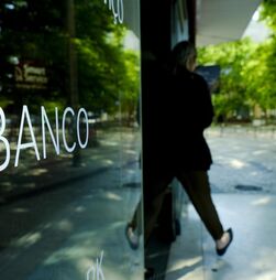 Poupanças das famílias nos bancos ultrapassam os 200 mil milhões de euros