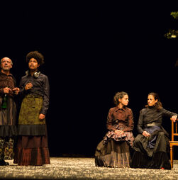 'Catarina e a Beleza de Matar Fascistas' estreia língua portuguesa no National Theatre de Londres