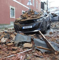 Mau tempo: Proteção Civil registou 2.050 ocorrências na quinta-feira