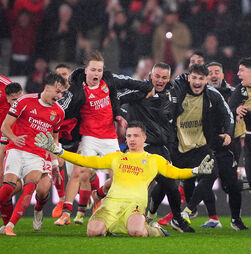 Benfica defronta Real Madrid nos play-offs da Liga dos Campeões depois de noite histórica