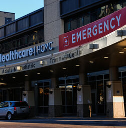 ICE explica 8 fraturas na cabeça de mexicano detido em Minneapolis: 'Bateu de propósito contra uma parede'