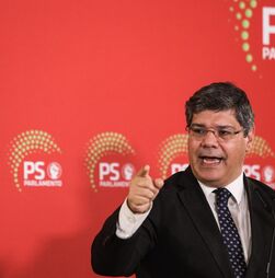 Mau tempo: PS pede ao Governo que use todos os mecanismos que tem e fala em 'absoluta descoordenação'