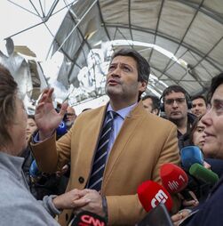 Presidenciais: 'Que se lixem as eleições', diz Ventura em campanha na zona afetada