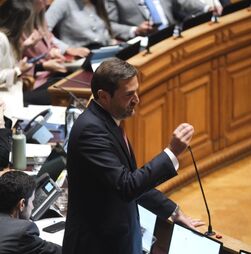 PSD justifica 'chumbo' de diplomas do Chega e PAN por lei já prever envio de utentes do SNS para privados