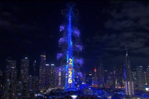 Burj Khalifa ilumina o céu do Dubai na entrada em 2026 