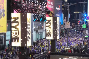 Nova Iorque celebra 2026 com a descida da famosa bola na Times Square 