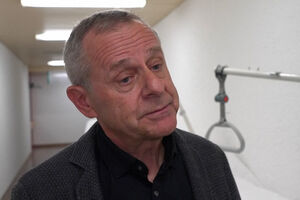 “Extremamente intenso”: diretor de hospital suíço relata chegada das vítimas do incêndio e mobilização de colegas para ajudar   