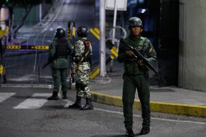 Militares saíram à rua na Venezuela depois das explosões
