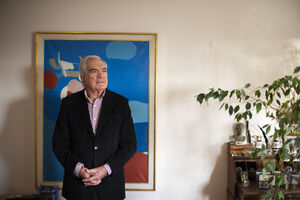 Luís Mira Amaral no seu apartamento em Lisboa