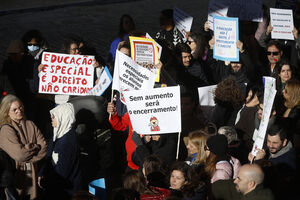 Protesto de colégios privados de ensino especial