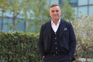 Carlos Carvalhal já treinou, em Portugal, 12 clubes, incluindo Sporting, Sp. Braga, Vit. Setúbal, Leixões ou Belenenses