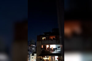 Polícia dispara tiros perto do palácio presidencial de Caracas após drones sobrevoarem a área