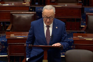 “Não há plano. Apenas o caos”: líder democrata no Senado acusa Trump de não ter plano para o futuro da Venezuela   