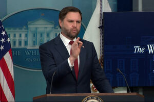 “Como é que se deixaram transformar em agentes de propaganda?”: JD Vance crítica jornalistas após pergunta sobre o ICE  