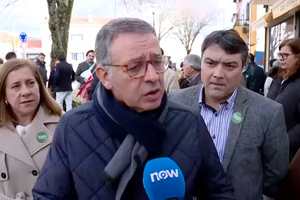 António José Seguro defende que o Governo tem de "parar de correr atrás do prejuízo"