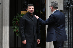 Londres destina 230 milhões de euros para preparar futura força de paz