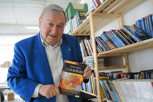 Erich von Däniken, escritor famoso, morre aos 90 anos.