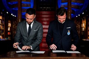 As primeiras imagens de Farioli após renovar com o FC Porto