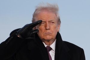 Tucker Carlson diz que Trump vai declarar guerra à Venezuela