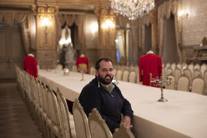 Óscar Gomes Cabral foi fotografado na sala dos jantares grandes, no Palácio da Ajuda, em Lisboa