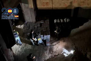 Polícia espanhola apreende 10 toneladas de cocaína escondida em carregamento de sal