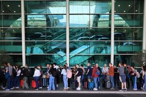 Aeroportos portugueses registam aumento de passageiros, com destaque para Lisboa, Faro e Porto