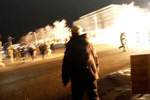 Agentes federais lançam granadas de atordoamento contra manifestantes em Minneapolis   